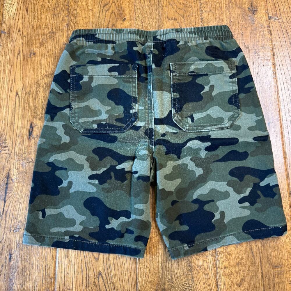 Lot of 6 Boys Summer Clothing Sz 6 Shirts, Shorts, Camo, Shark, SONIC, Sirenhead - Picture 12 of 13